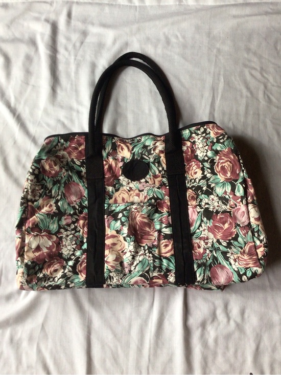 Avon Handbags - Avon Vintage Tote Bag Floral Rose Canvas